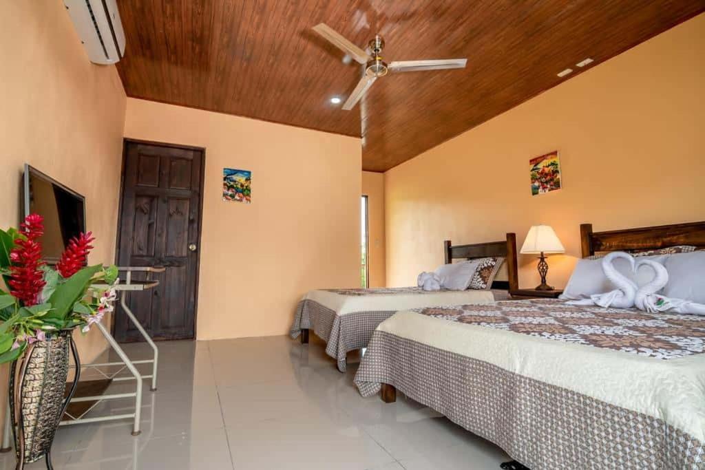 Aunty Arenal Lodge La Fortuna Exterior foto