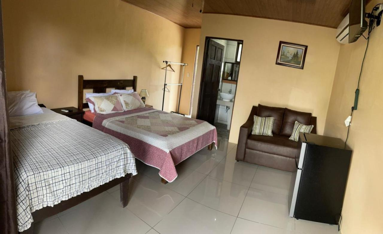 Aunty Arenal Lodge La Fortuna Exterior foto